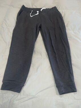 Vineyard Vines Charcoal Gray Sweatpants with White Drawstring